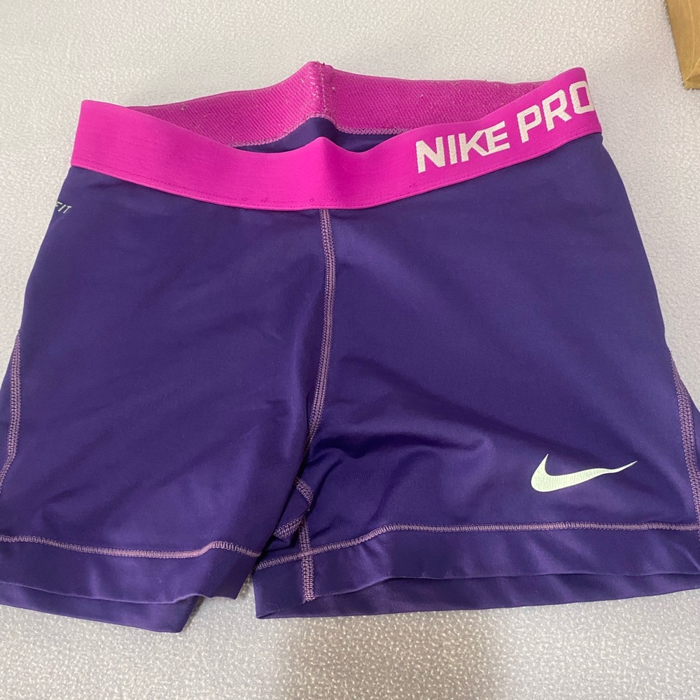 Nike Pro shorts size medium
